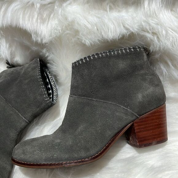TOMS | Leila Ankle Heeled Bootie Grey Suede Size 6.5.  B82 - Picture 3 of 10